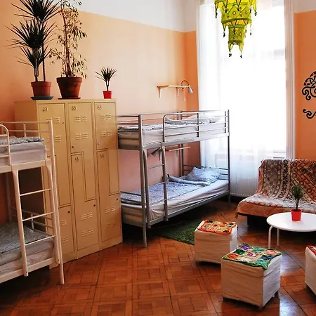 Guru Hostel